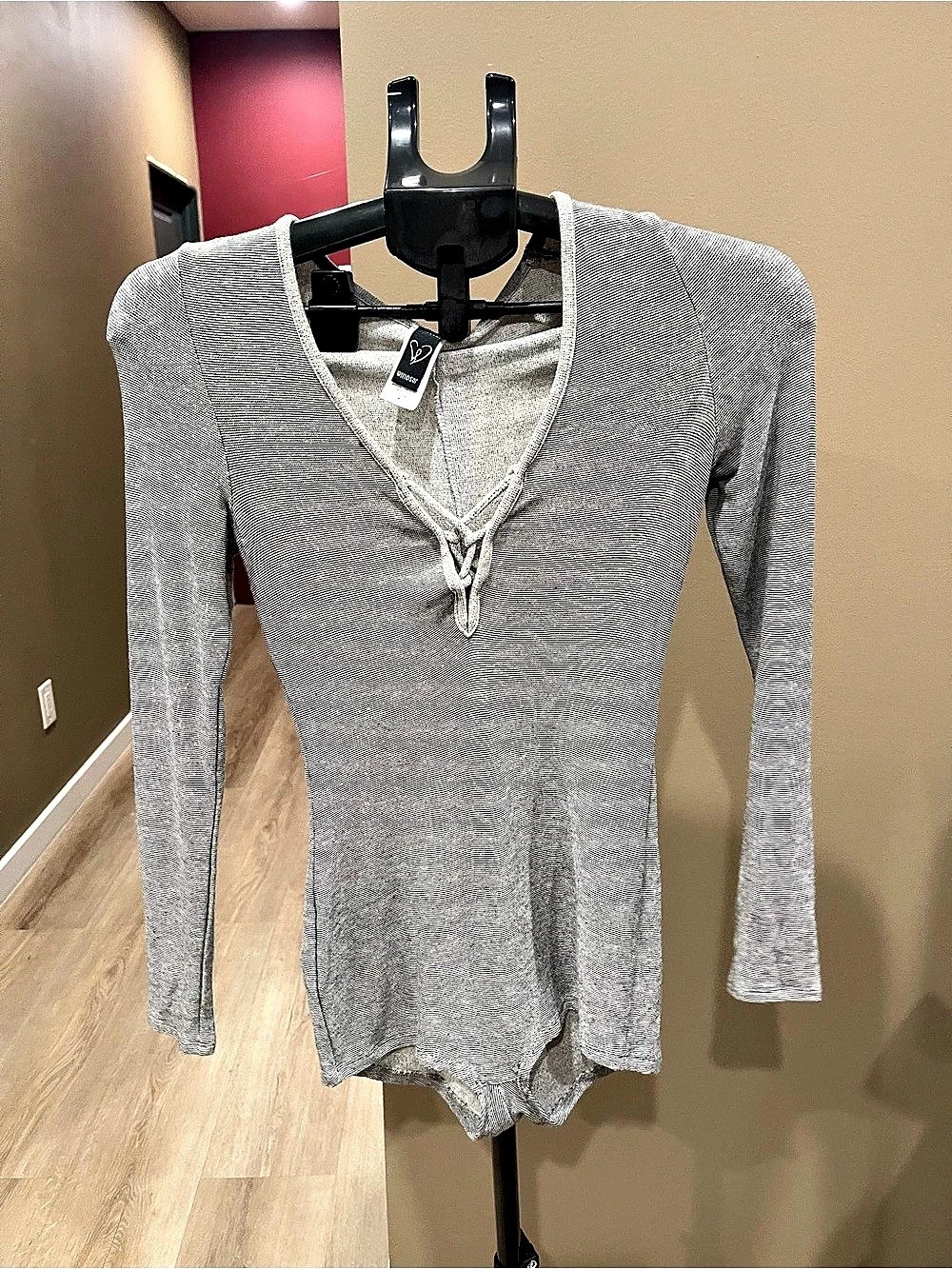 Windsor Gray Long Sleeve Bodysuit Size Medium